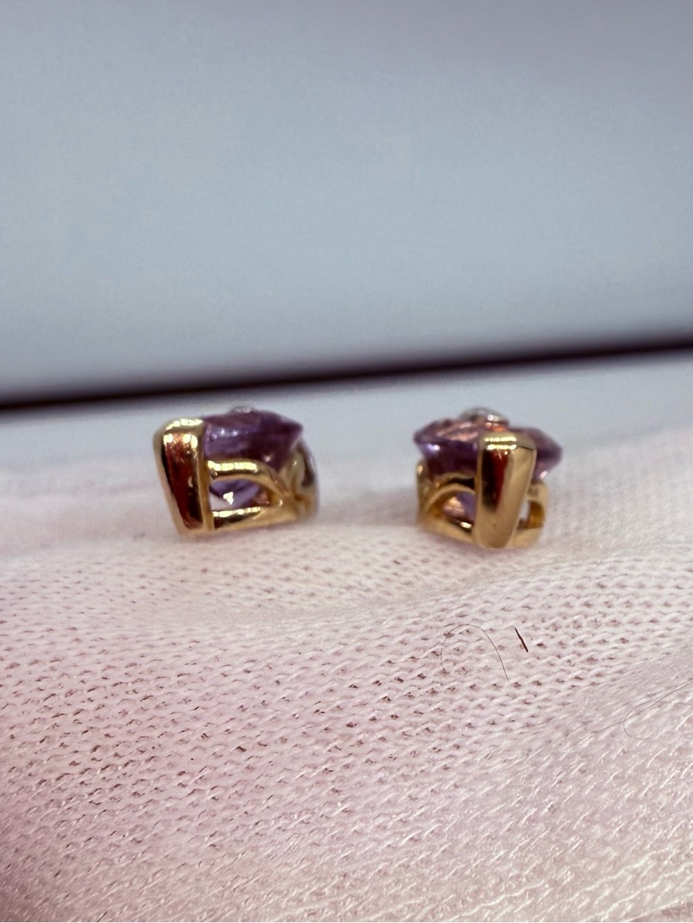 10k Yellow & White Gold Heart-Shaped Purple Amethyst Stud Earrings! - Picture 5 of 12